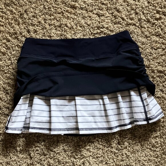 Excellent Lululemon Chase Me Skirt w/ Shorts Running Tennis Sz 4 - Picture 8 of 14